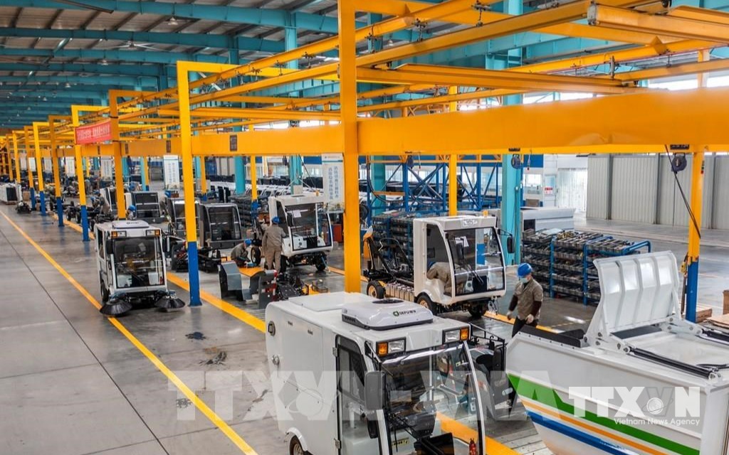 Sản lượng xe điện gia tăng nhờ xu hướng chuyển đổi xanh. Ảnh: THX/TTXVN Các doanh nghiệp xe điện tăng sản lượng để đáp ứng nhu cầu thị trường.